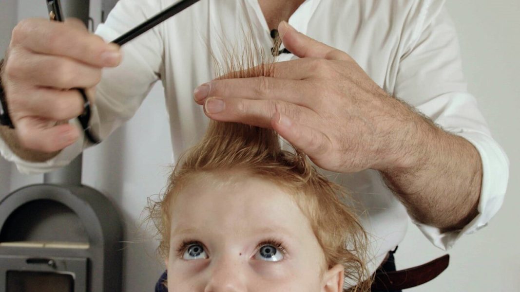 Odelias erster Kinderhaarschnitt mit Kids Haircuts
